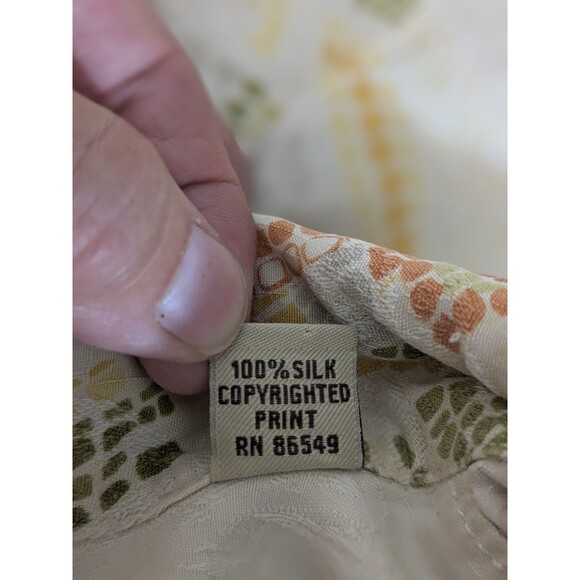 Tommy Bahama Mens Med 100% Silk Button Up Camp Hawaiian Aloha Floral - Picture 7 of 9